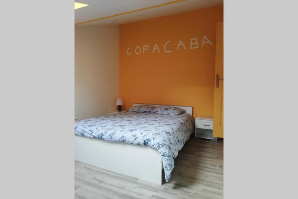 Copacabana La Fere Bagian luar foto